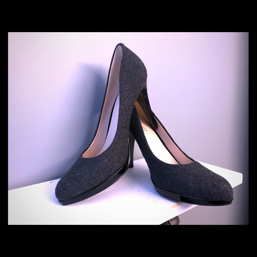 Nine West Gray Pumps